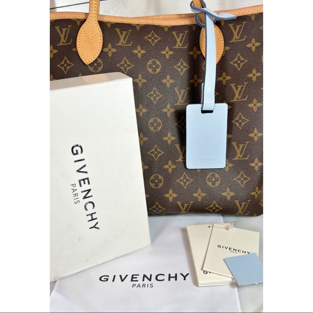 Givenchy Baby Blue Leather Bag Charm/Luggage Tag - Picture 3 of 6